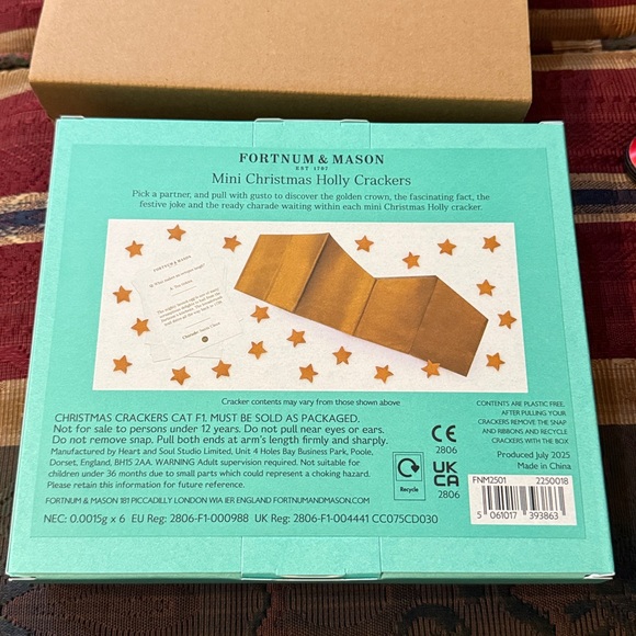 NIB Fortnum & Mason Mini Christmas Holly Crackers - Picture 5 of 7